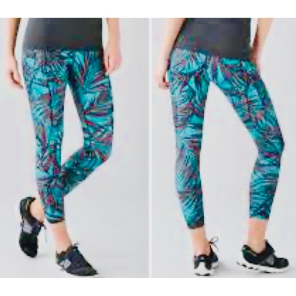 Lululemon Athletica Palm Leaf Print Capris Leggings Teal Pink Black Size‎ 4
